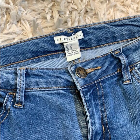 Forever 21 Medium wash stretch skinny Jean size 27 - Picture 3 of 5